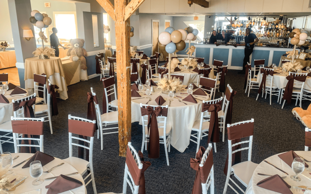 Enjoy scenic Indoor seafood dining at Saltwater Grille in South Portland